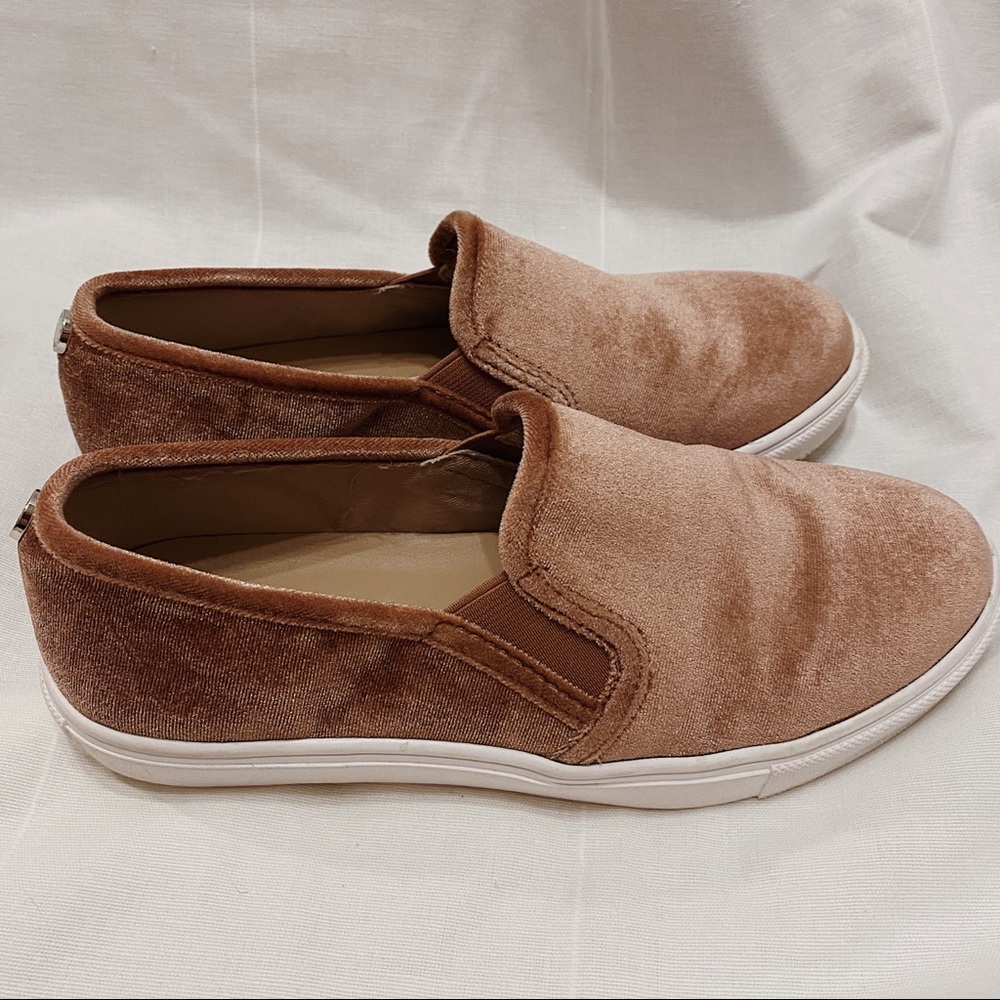 Steve Madden velvet slip ons